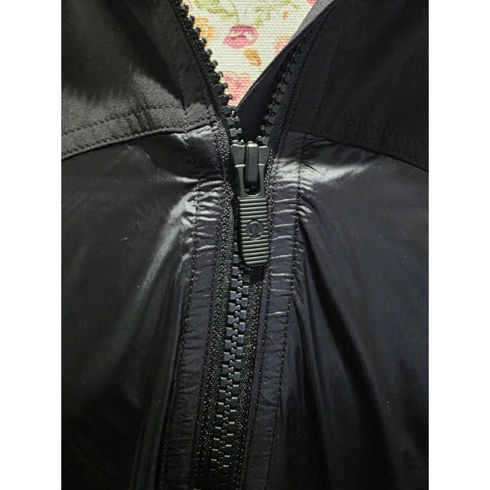 Lululemon Black Half Zip Windbreaker All Roads Pullover Jacket Womens Sz 12 Gym - Picture 6 of 10